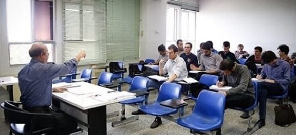 خالی ماندن دو سوم صندلی‌های علمی کاربردی 98