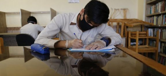 دلیل برگزاری آزمون حضوری در پایه نهم و دوازدهم