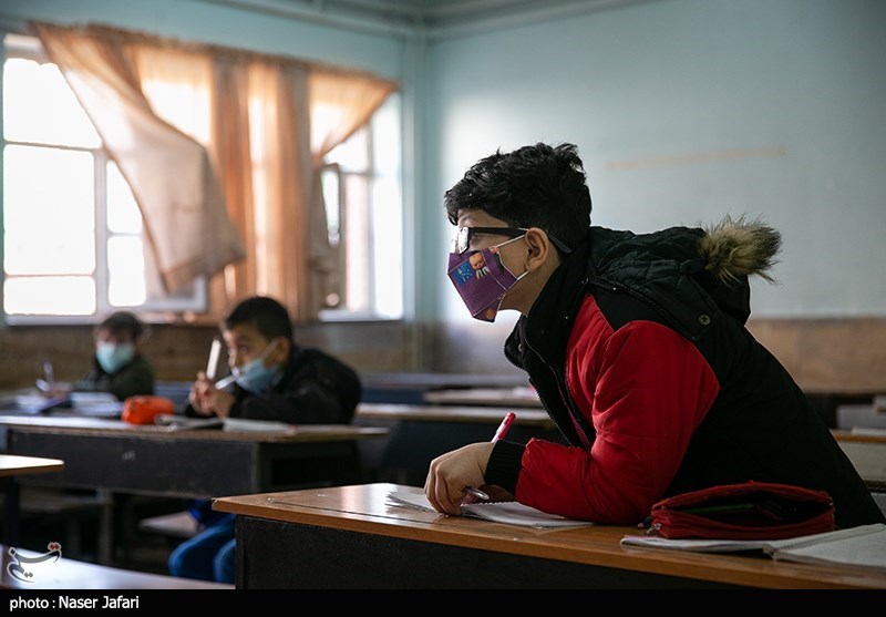 مدارس در همه دنیا “باز هستند” ما کماکان بر طبل تعطیلی مدارس می‌کوبیم!